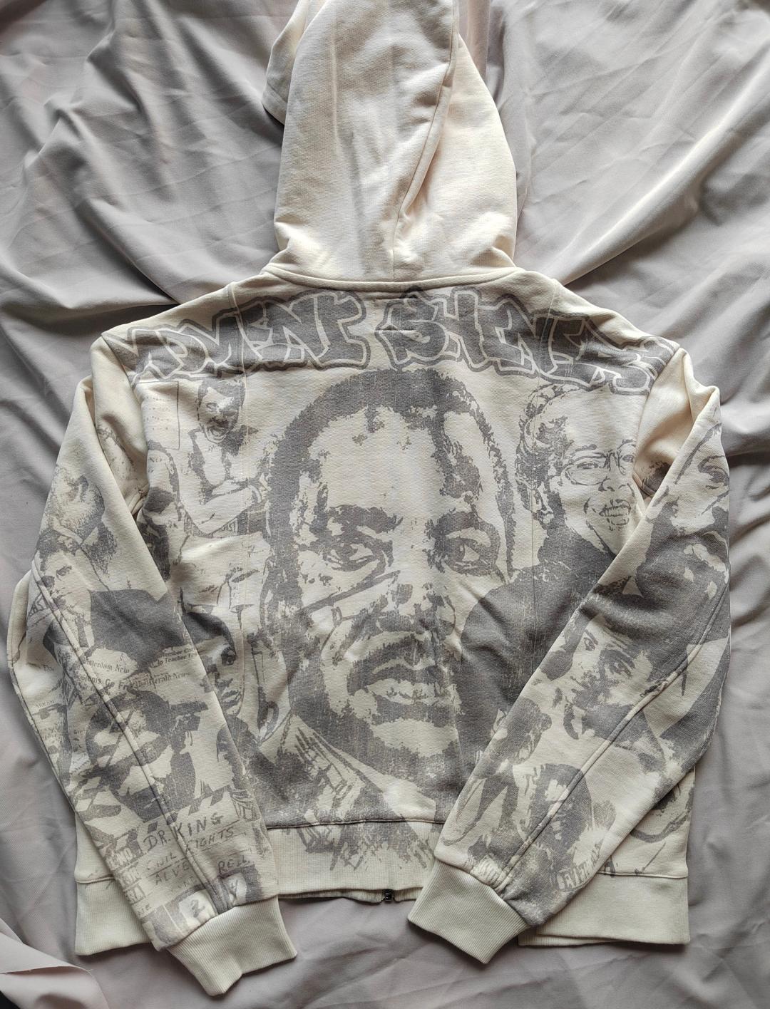 "MOMENT OF REVOLUTION" HOODIE